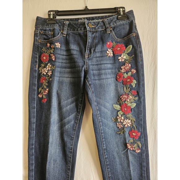 Soho Boyfriend Jeans Women's 2 (29x27) Relaxed Embroidered New York & Company - Picture 3 of 10